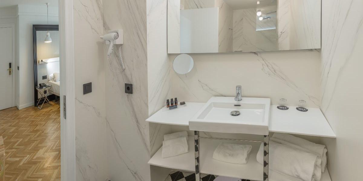Habitación superior con cama supletoria Hotel SH Inglés Valencia Habitación superior con cama supletoria Hotel SH Inglés Valencia